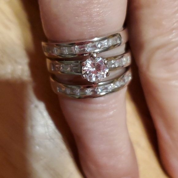 Beautiful Triple Ring Set - Picture 3 of 5